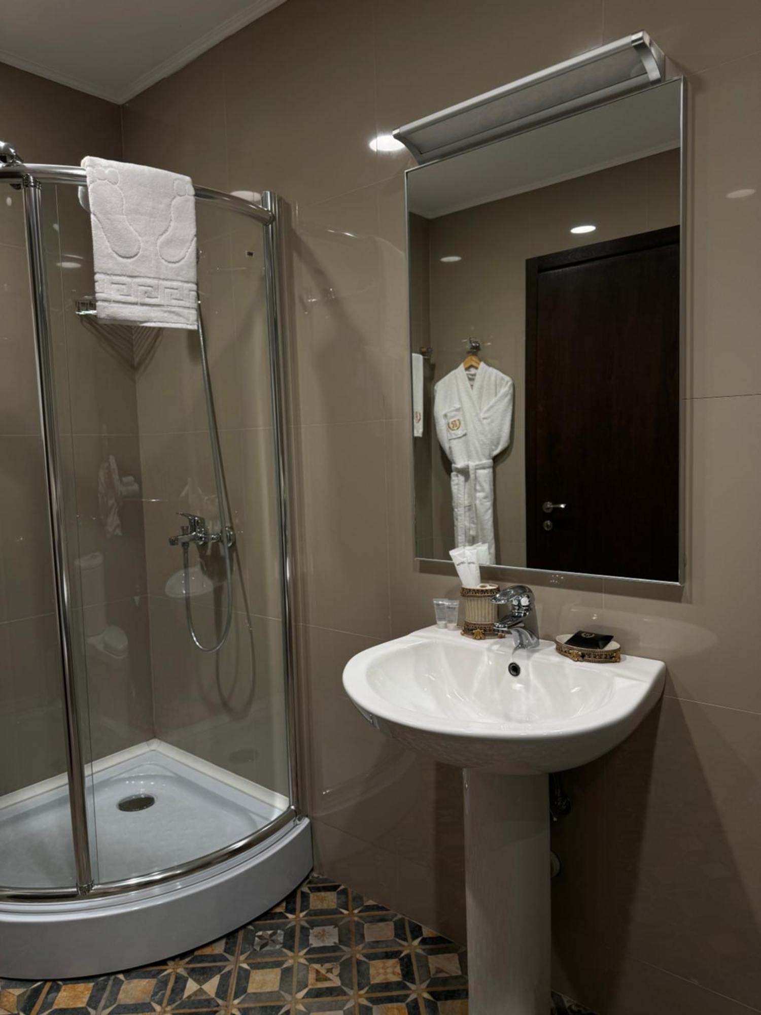 Redline Hotel Tbilisi Exterior photo