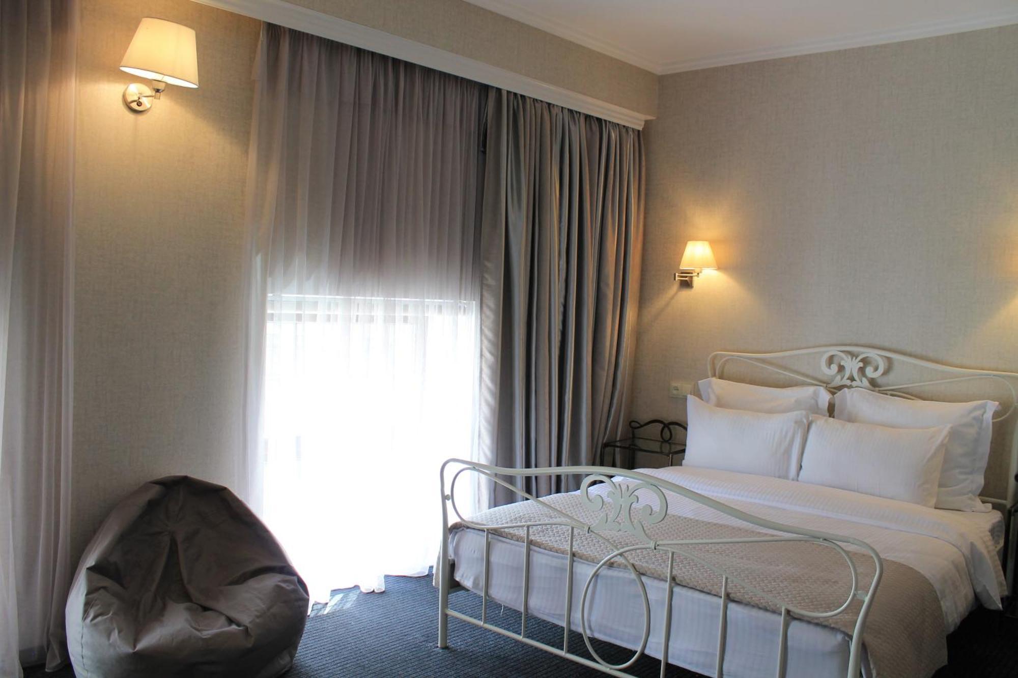 Redline Hotel Tbilisi Exterior photo